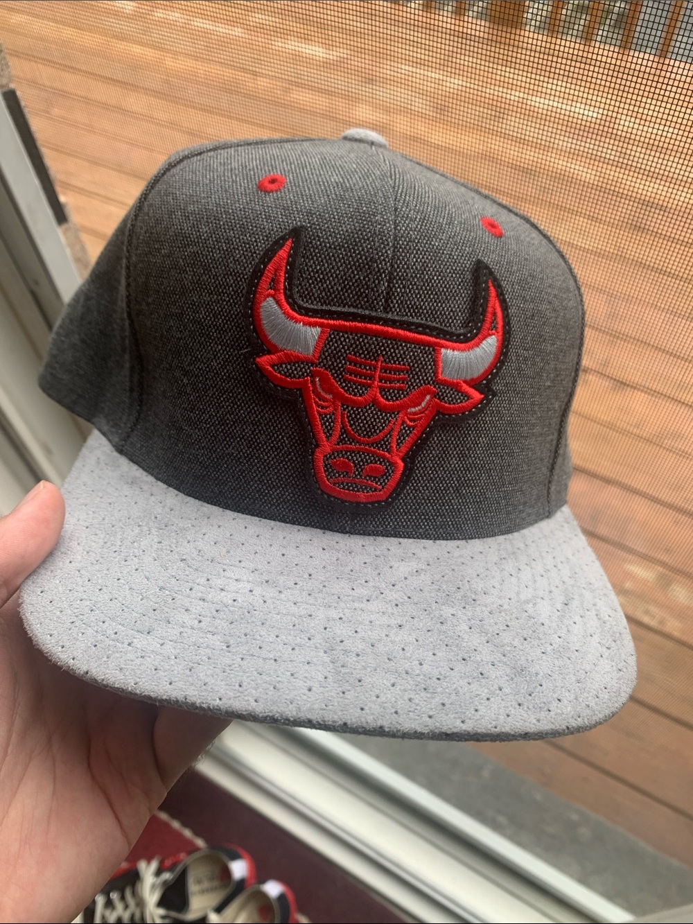 Mitchell & Ness Chicago Bulls Heather Gray Crown Light Gray Visor Snapback